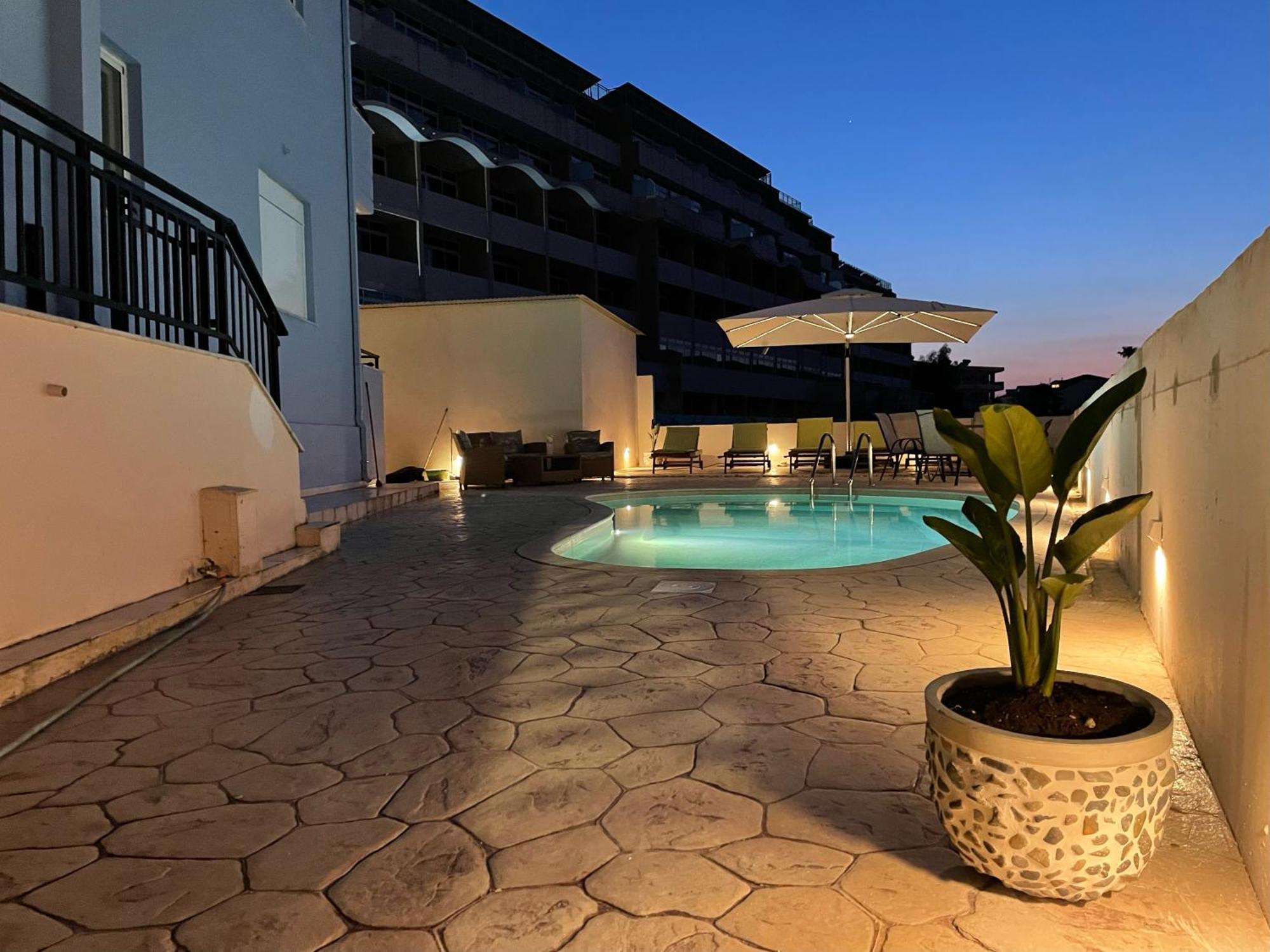 White&Blue Luxury Suites Ialysos  Exteriér fotografie