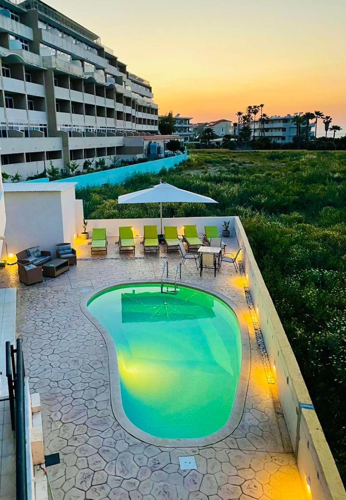 White&Blue Luxury Suites Ialysos  Exteriér fotografie