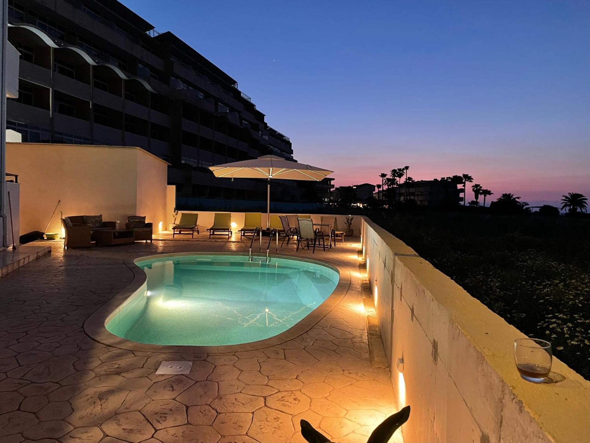 White&Blue Luxury Suites Ialysos  Exteriér fotografie